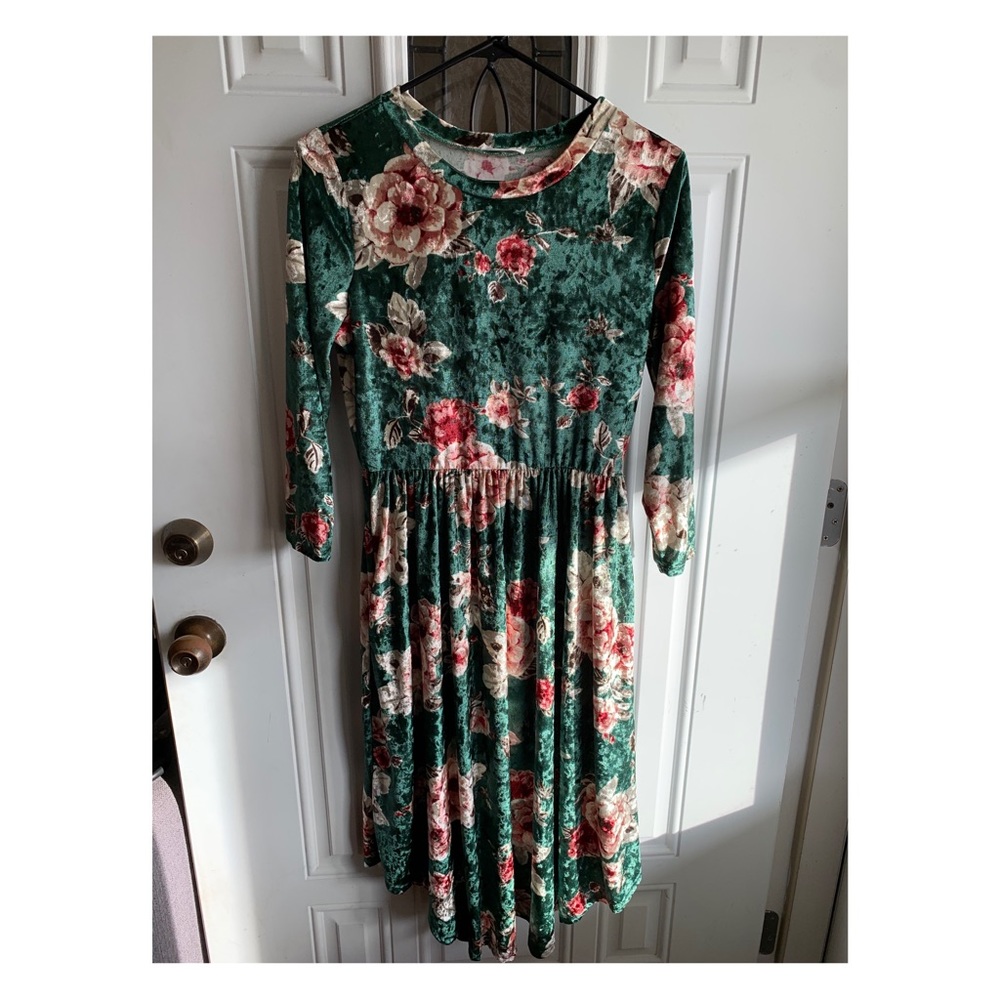 Floral velvet dress